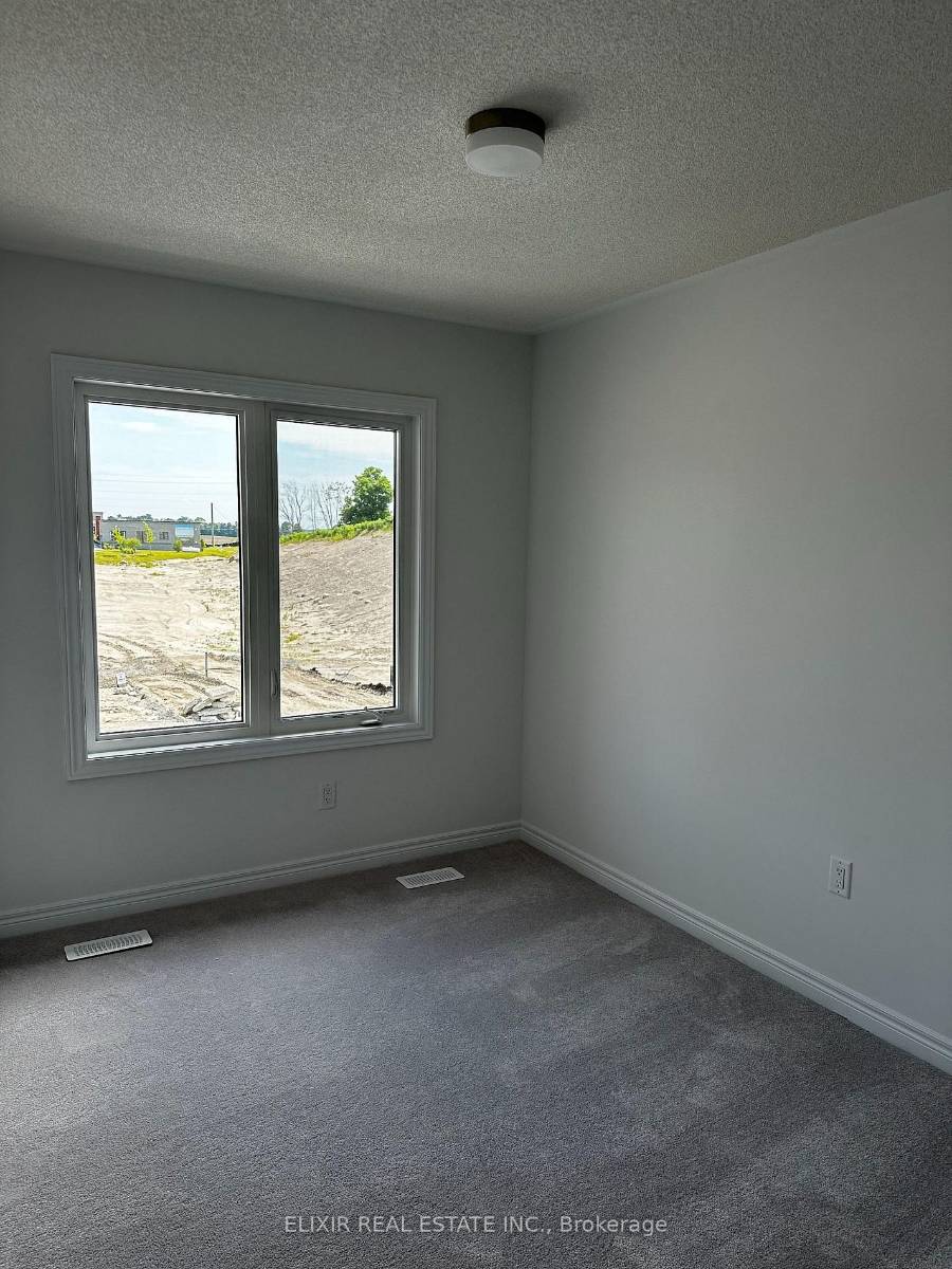141 Fenchurch Manor — photo 15 of 24