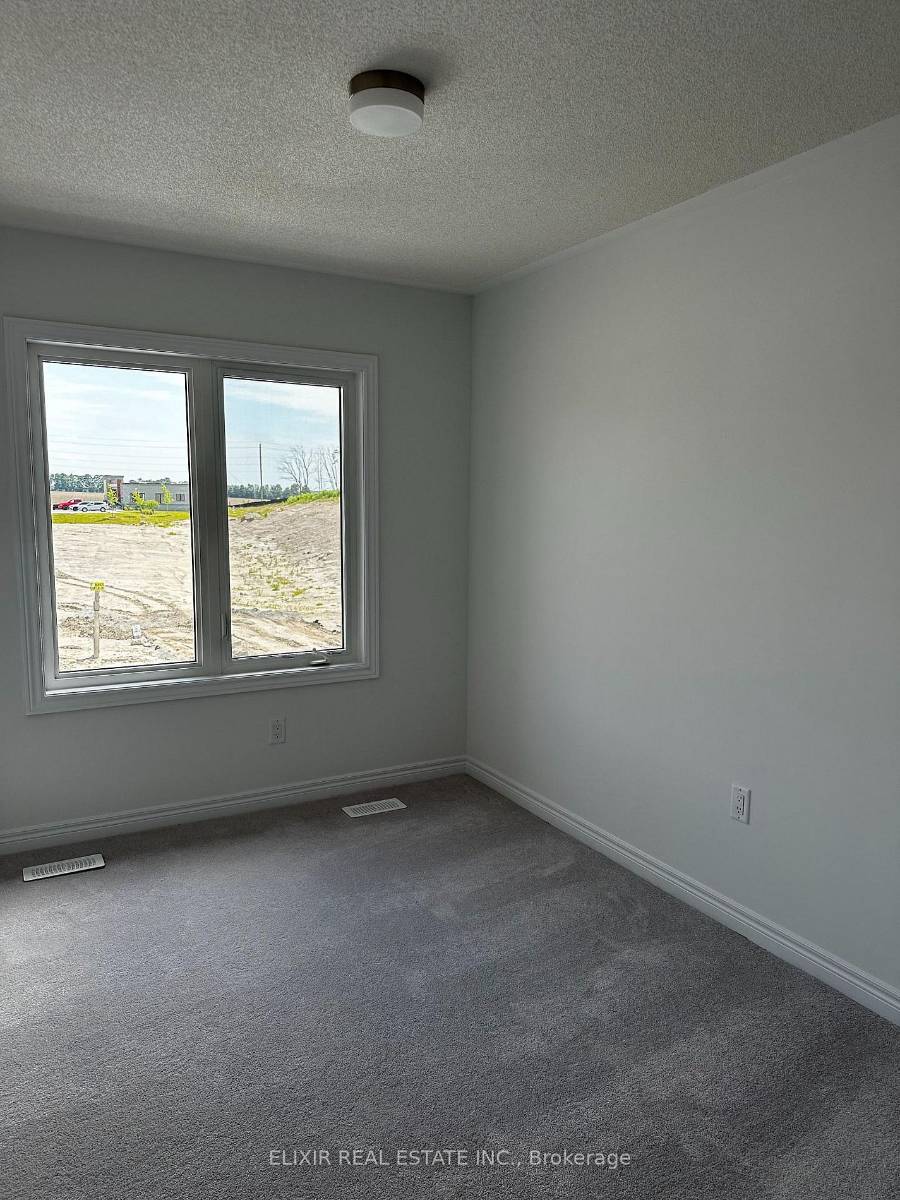 141 Fenchurch Manor — photo 16 of 24