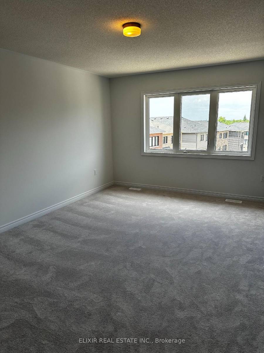 141 Fenchurch Manor — photo 19 of 24