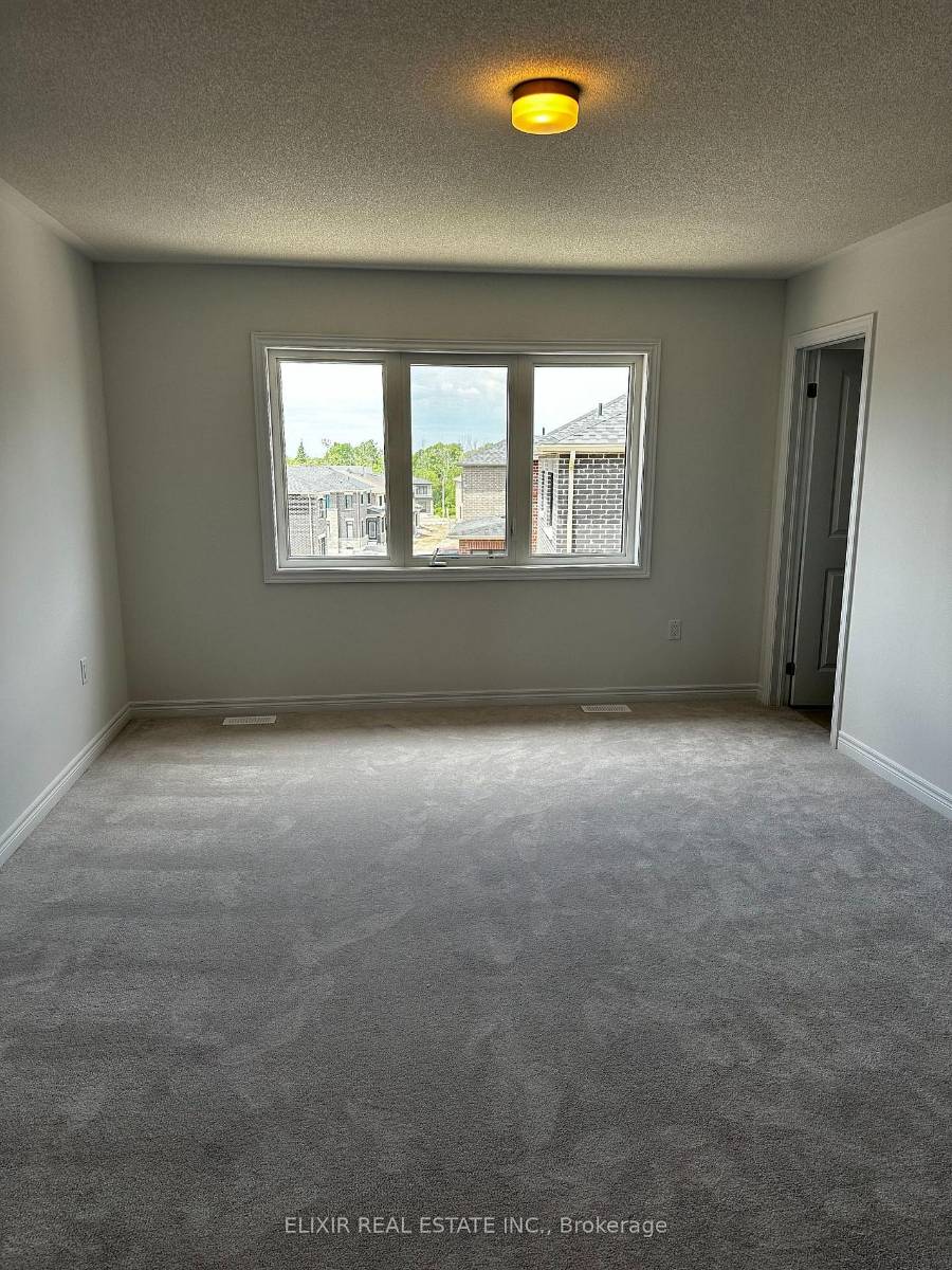 141 Fenchurch Manor — photo 20 of 24