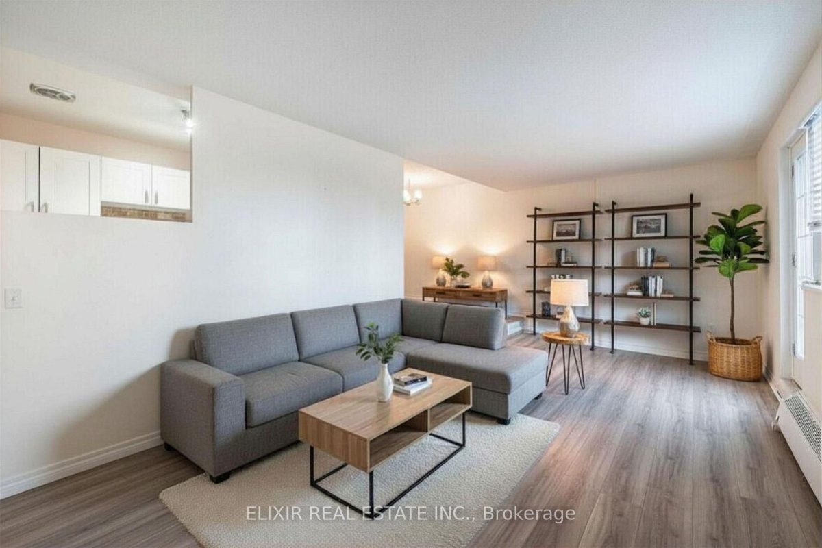 15 Elizabeth St N 605 — photo 9 of 20