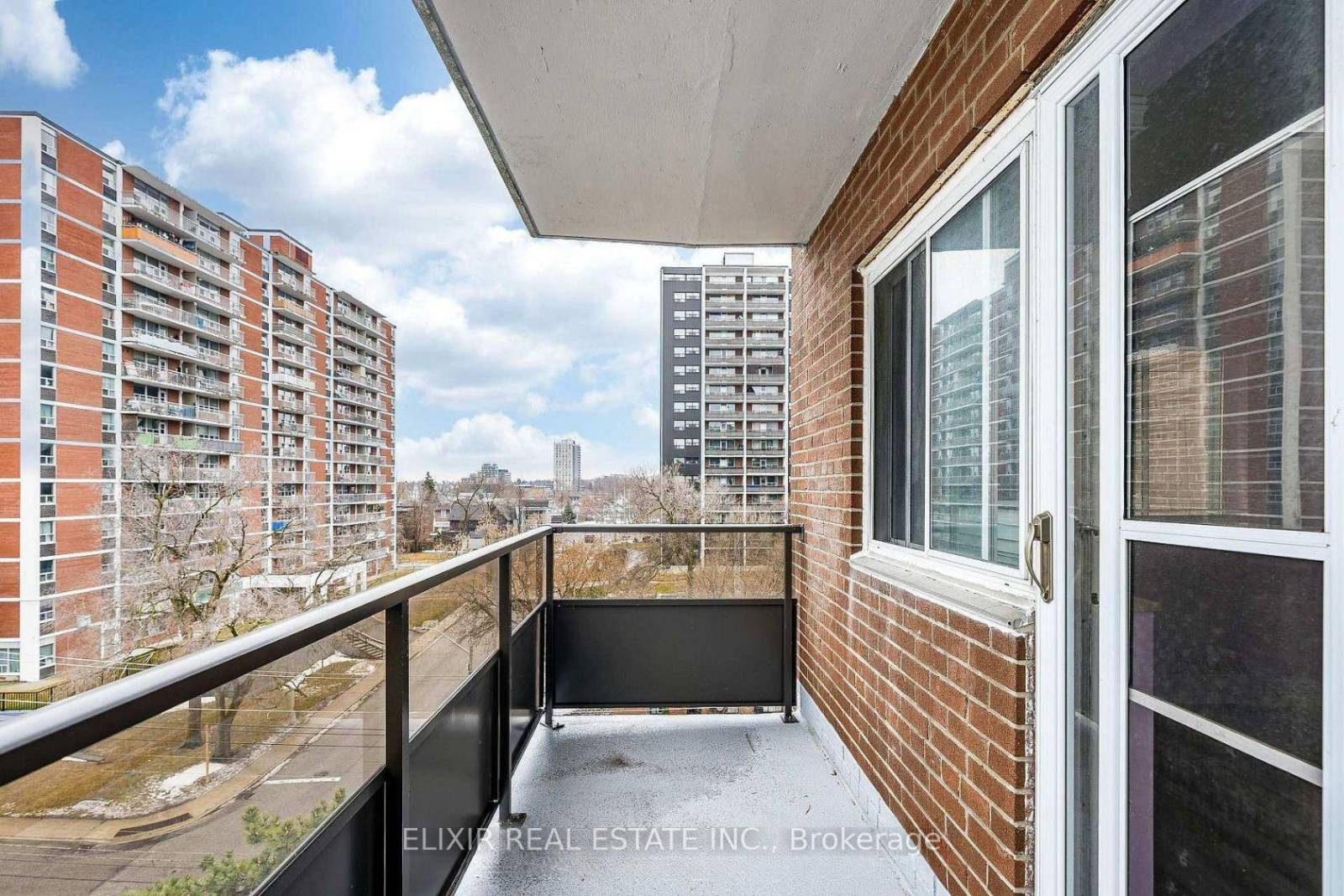 15 Elizabeth St N 605 — photo 20 of 20