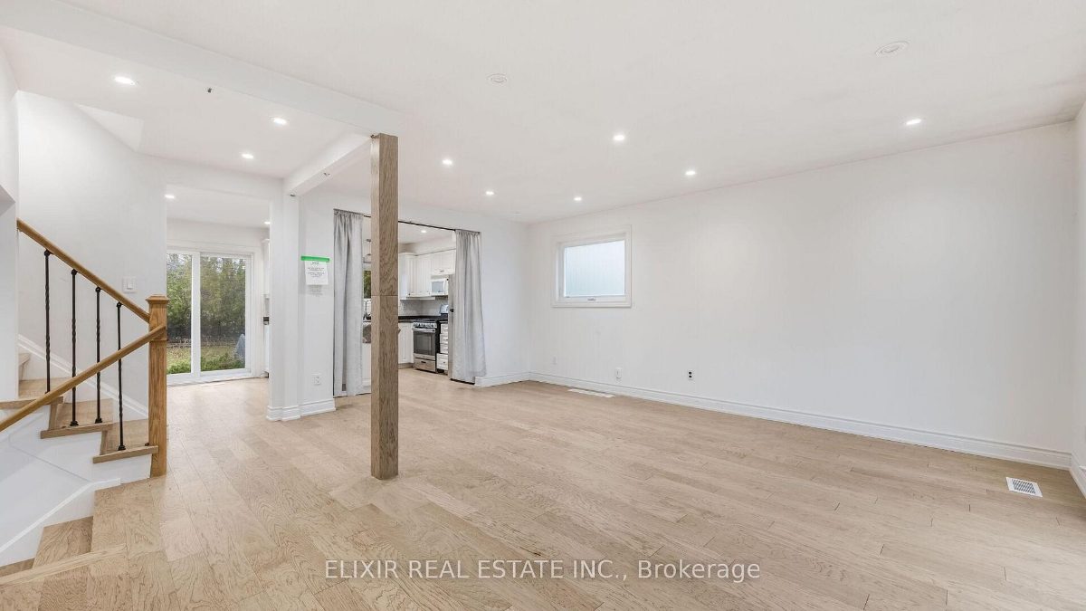 43 Bromley Cres — photo 11 of 29