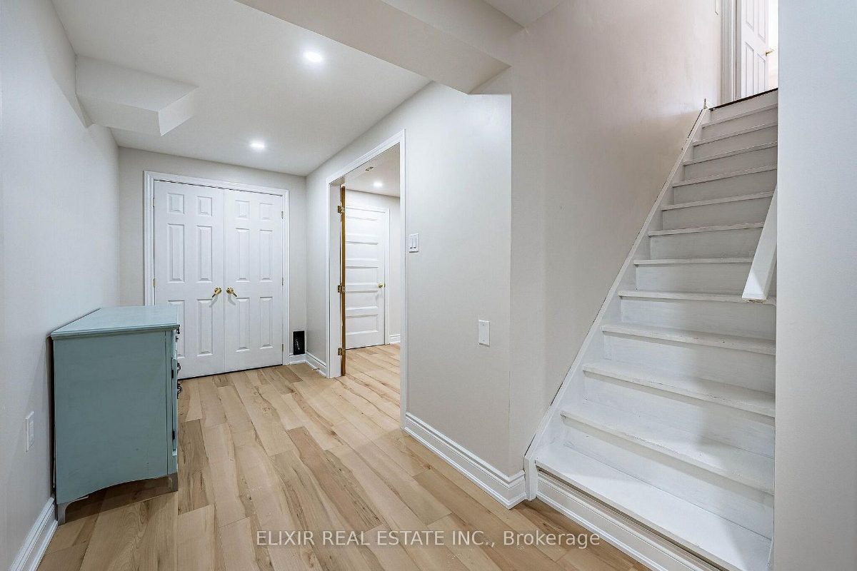 76 North Riverdale Dr — photo 27 of 44