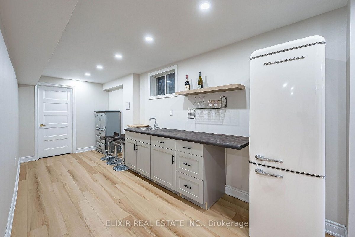 76 North Riverdale Dr — photo 31 of 44